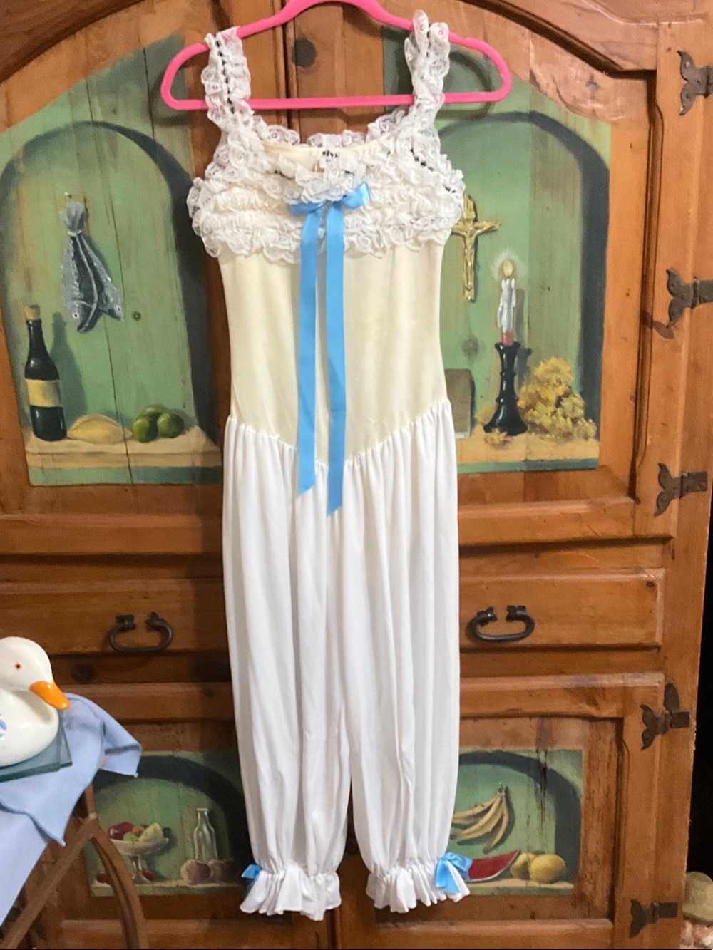 Joanne Designs Vintage Cream& White Lace-Trimmed Women’s Romper with Blue Ribbon